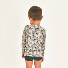 Laad de afbeelding in de Gallery-viewer, Model Back: Uv Line Rash Guard Longsleeve Baby Zebra Upf50+