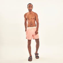 Laad de afbeelding in de Gallery-viewer, Model Front: Uv Line Short For Men / Bermuda Shorts Boxer Rose Upf50+