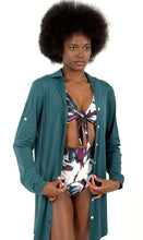 Laad de afbeelding in de Gallery-viewer, Product Front: Uv Line Shirtdress Shirtdress Copenhagen Petroleo Upf50+