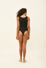 Laad de afbeelding in de Gallery-viewer, Image 07: Uv Line One-Piece Marina Mangara Upf50+