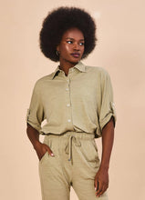 Laad de afbeelding in de Gallery-viewer, Gallery: Uv Line Shirtdress Shirt Copa Sand Upf50+
