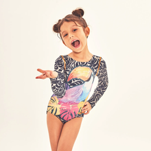 Laad de afbeelding in de Gallery-viewer, Model Front: Uv Line Girl's One-Piece Swimsuit Girl Tucano Upf50+
