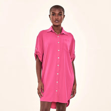 Laad de afbeelding in de Gallery-viewer, Image 05: Uv Line Shirtdress Shirtdress Copenhagen Cherry Hot Pink Upf50+