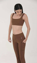 Laad de afbeelding in de Gallery-viewer, Product Front: Uv Line Fitness Bottom Legging Fit Aspen Brown Upf50+