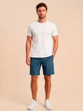 Laad de afbeelding in de Gallery-viewer, Model Front: Uv Line Short For Men / Bermuda Shorts New Fit Masc Steel Upf50+