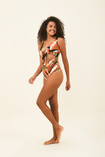 Laad de afbeelding in de Gallery-viewer, Image 03: Uv Line One-Piece Marina Mangara Upf50+