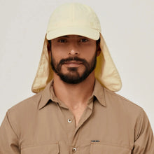Laad de afbeelding in de Gallery-viewer, Model Front: Uv Line Flap Hat Neck Cap Africa 2021 Masc Sand Upf50+
