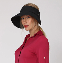 Laad de afbeelding in de Gallery-viewer, Model Front: Uv Line Visor Tokyo Fpu50+ Visor Black Uv
