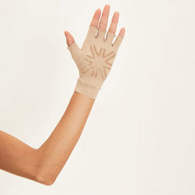 Laad de afbeelding in de Gallery-viewer, Image 04: Uv Line Glove Short Gloves Uni Beige Upf50+
