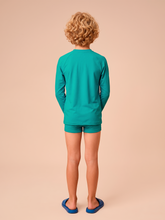 Laad de afbeelding in de Gallery-viewer, Model Back: Uv Line Rash Guard Longsleeve Uvpro Kids Green Sea Upf50+
