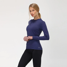 Laad de afbeelding in de Gallery-viewer, Image 02: Uv Line Rash Guard Longsleeve Uvpro Fem Navy Blue Upf50+
