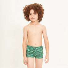 Laad de afbeelding in de Gallery-viewer, Model Front: Uv Line Boy's Swimwear Swim Trunks Kids Leaves Upf50+
