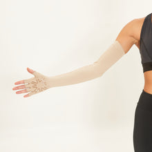 Laad de afbeelding in de Gallery-viewer, Extra Lange Handschoen Chocolade UPF50+
