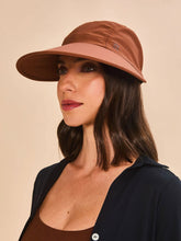 Laad de afbeelding in de Gallery-viewer, Image 02: Uv Line Caps Visor Capri Colors Nac Fem Coniac Upf50+

