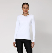 Laad de afbeelding in de Gallery-viewer, Model Front: Uv Line Rash Guard Women Fpu50+ Uvpro Long Sleeve T-Shirt White Uv
