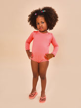 Laad de afbeelding in de Gallery-viewer, Model Front: Uv Line Baby Swimwear Baby Longsleeve Swimsuit Coral Upf50+
