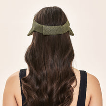 Laad de afbeelding in de Gallery-viewer, Model Back: Uv Line Visor Visor Brunei Verde Militar Upf50+
