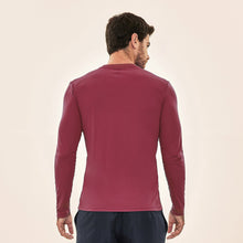 Laad de afbeelding in de Gallery-viewer, Model Back: Uv Line Rash Guard Longsleeve Uvpro Masc Vermelho Queimado Upf50+
