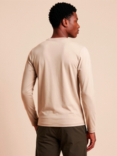 Laad de afbeelding in de Gallery-viewer, Model Back: Uv Line T-Shirt For Men Longsleeve New Fit Masc Sand Upf50+
