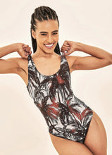 Laad de afbeelding in de Gallery-viewer, Model Front: Uv Line One-Piece Swimsuit Coqueiros Bege Upf50+
