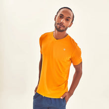 Laad de afbeelding in de Gallery-viewer, Image 03: Uv Line T-Shirt For Men T-Shirt Sport Fit Orange Upf50+
