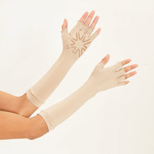 Laad de afbeelding in de Gallery-viewer, Image 05: Uv Line Glove Long Gloves Uni Chocolate Upf50+
