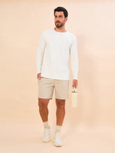 Laad de afbeelding in de Gallery-viewer, Model Front: Uv Line Short For Men / Bermuda Shorts Acqua Boxer Areia Upf50+
