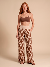 Laad de afbeelding in de Gallery-viewer, Model Front: Uv Line Beach Trousers Pants Diamond Rib Upf50+
