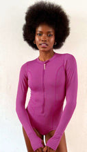 Laad de afbeelding in de Gallery-viewer, Product Front: Uv Line One-Piece Swimsuit Macae Magenta Upf50+
