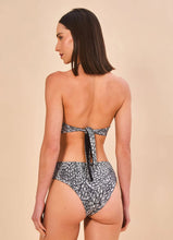 Laad de afbeelding in de Gallery-viewer, Model Back: Uv Line Set Set Bandeau Asas Upf50+
