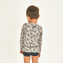 Laad de afbeelding in de Gallery-viewer, Model Back: Uv Line Rash Guard Longsleeve Baby Zebra Upf50+
