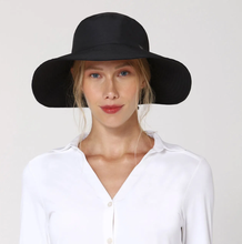 Laad de afbeelding in de Gallery-viewer, Model Front: Uv Line Floppy Hat Lyon Preto
