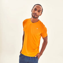 Laad de afbeelding in de Gallery-viewer, Image 03: Uv Line T-Shirt For Men T-Shirt Sport Fit Orange Upf50+
