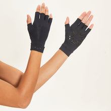 Laad de afbeelding in de Gallery-viewer, Image 04: Uv Line Glove Short Gloves Uni Black Upf50+
