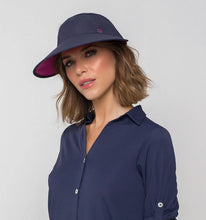 Laad de afbeelding in de Gallery-viewer, Model Front: Uv Line Caps Visor Capri Colors Nac Fem Navy Blue Rose Upf50+
