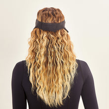 Laad de afbeelding in de Gallery-viewer, Model Back: Uv Line Visor Visor Brunei Preto Upf50+
