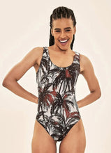 Laad de afbeelding in de Gallery-viewer, Gallery: Uv Line One-Piece Swimsuit Coqueiros Bege Upf50+
