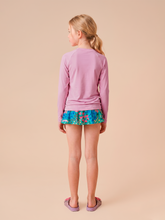 Laad de afbeelding in de Gallery-viewer, Model Back: Uv Line Rash Guard Longsleeve Uvpro Kids Rose Upf50+
