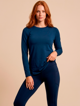 Laad de afbeelding in de Gallery-viewer, Gallery: Uv Line Rash Guard Longsleeve Uvpro Fem Cobalt Upf50+
