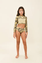 Laad de afbeelding in de Gallery-viewer, Model Front: Uv Line Girl's One-Piece Girl Bikini Hot Pant Jaguar Upf50+
