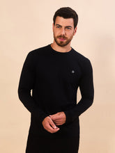 Laad de afbeelding in de Gallery-viewer, Model Front: Uv Line Rash Guard Longsleeve Skin Infratherm Masc Preto Upf50+
