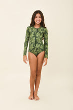 Laad de afbeelding in de Gallery-viewer, Model Front: Uv Line Girl's One-Piece Girl Macae Folhagem Verde Upf50+
