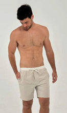 Laad de afbeelding in de Gallery-viewer, Product Front: Uv Line Short For Men / Bermuda Shorts Acqua Boxer Areia Upf50+
