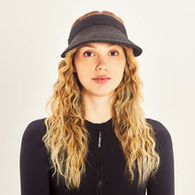Laad de afbeelding in de Gallery-viewer, Model Front: Uv Line Visor Visor Brunei Preto Upf50+

