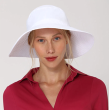 Laad de afbeelding in de Gallery-viewer, Model Front: Uv Line Floppy Hat Hat Lyon Nac L Fem White Upf50+
