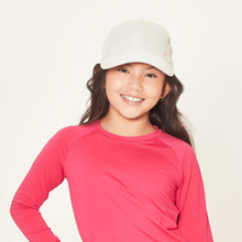 Laad de afbeelding in de Gallery-viewer, Model Front: Uv Line Caps Cap Teens Colors Inf Sand Upf50+

