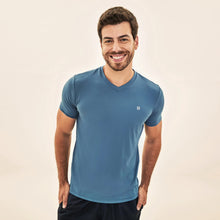 Laad de afbeelding in de Gallery-viewer, Model Front: Uv Line T-Shirt For Men T-Shirt Sport Fit Aco
