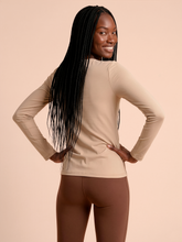 Laad de afbeelding in de Gallery-viewer, Image 05: Uv Line Rash Guard Longsleeve Fem New Fit Sand Upf50+
