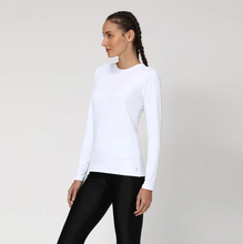 Laad de afbeelding in de Gallery-viewer, Image 02: Uv Line Rash Guard Women Fpu50+ Uvpro Long Sleeve T-Shirt White Uv
