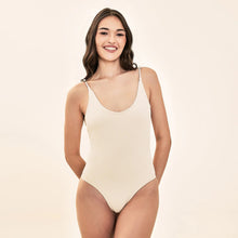 Laad de afbeelding in de Gallery-viewer, Model Front: Uv Line One-Piece Duna Body Textura Upf50+
